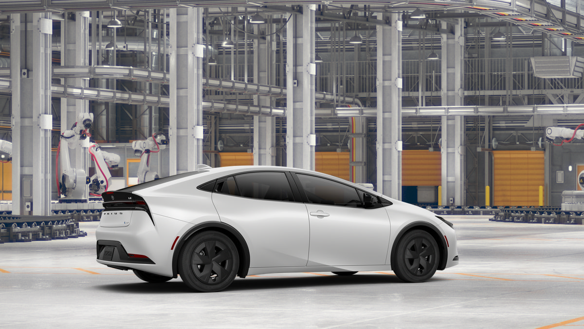 New 2027 Toyota Prius LE FWD image 11