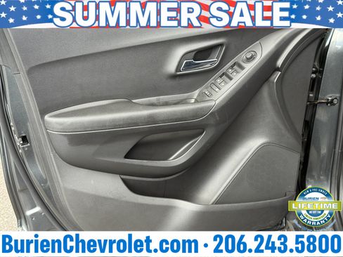 Used 2020 Chevrolet Trax LS w/ Tint and Cruise Package AWD/4WD image 9