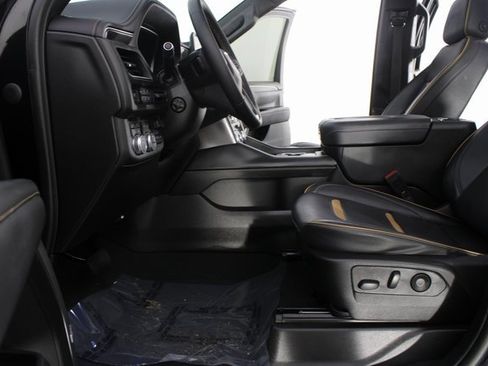 Used 2023 GMC Yukon AT4 w/ Technology Package image 19