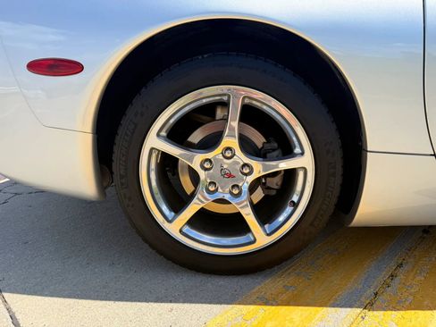Used 2003 Chevrolet Corvette Convertible w/ Preferred Equipment Group1 RWD image 14