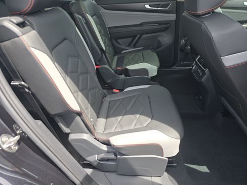 New 2026 Volkswagen Atlas Peak Edition AWD/4WD image 18