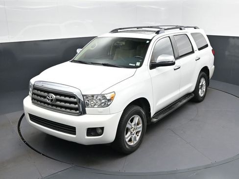 Used 2013 Toyota Sequoia SR5 RWD image 31