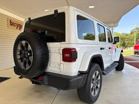 Used 2018 Jeep Wrangler Unlimited Sahara w/ Cold Weather Group AWD/4WD image 7