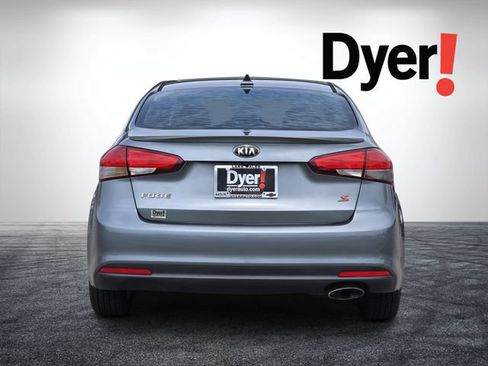 Used 2017 Kia Forte S FWD image 5