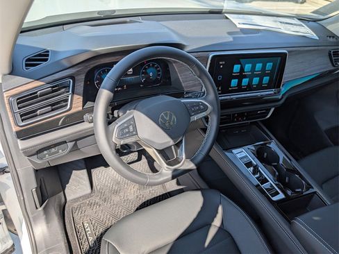 New 2025 Volkswagen Atlas SEL image 14