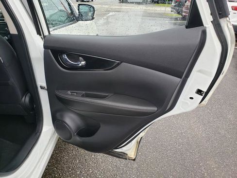 Used 2022 Nissan Rogue Sport SV AWD/4WD image 18