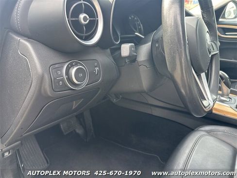 Used 2017 Alfa Romeo Giulia Ti w/ TI Lusso Light Wood Package image 21