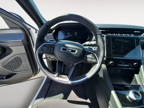 Used 2024 Jeep Grand Cherokee L Laredo w/ Luxury Tech Group I AWD/4WD image 12