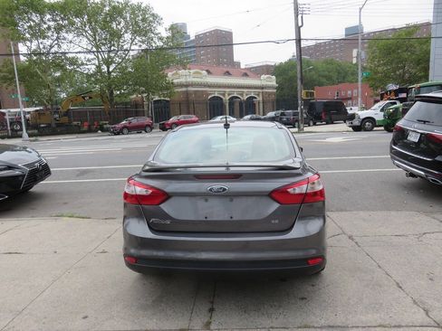 Used 2014 Ford Focus SE w/ Equipment Group 201A FWD image 8