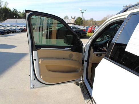 Used 2012 BMW X5 xDrive35d image 32