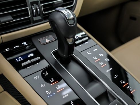 Used 2023 Porsche Macan S AWD/4WD image 36