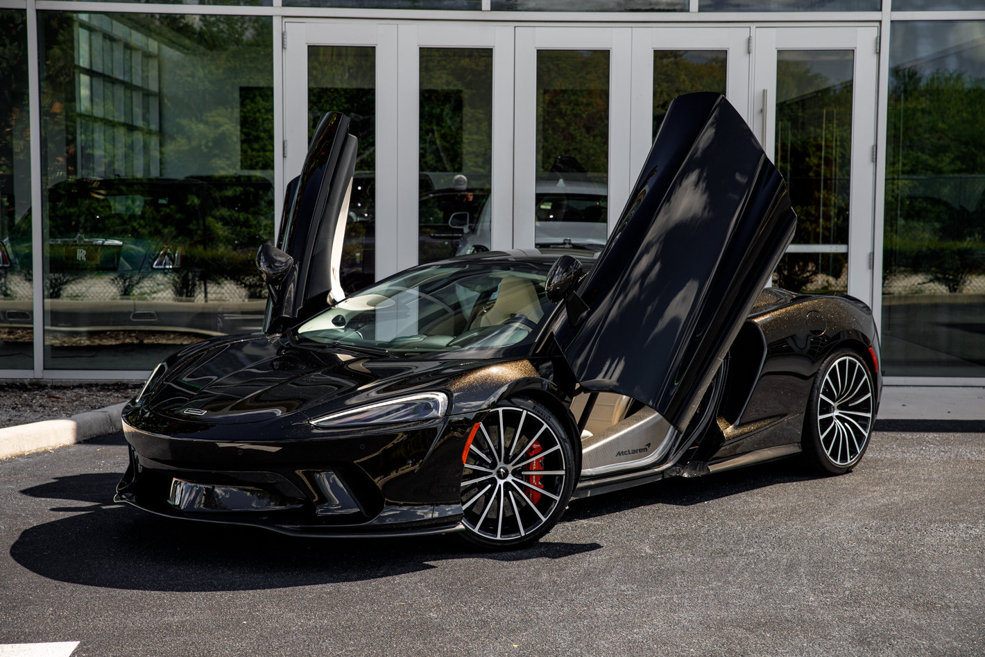 Used 2021 McLaren GT RWD image 4