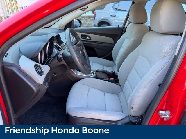 Used 2015 Chevrolet Cruze LT FWD image 16