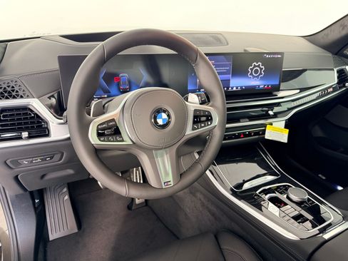 New 2026 BMW X5 xDrive40i w/ M Sport Package AWD/4WD image 4