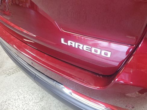 New 2025 Jeep Grand Cherokee Laredo X image 8