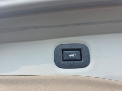 Certified 2016 Nissan Rogue SL w/ SL Premium Package AWD/4WD image 19