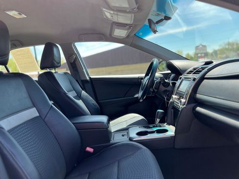 Used 2013 Toyota Camry SE FWD image 40