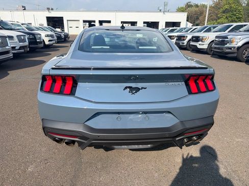 Used 2025 Ford Mustang Premium RWD image 4