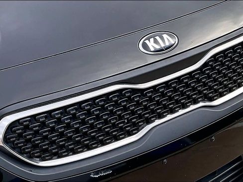 Used 2018 Kia Niro EX FWD image 27