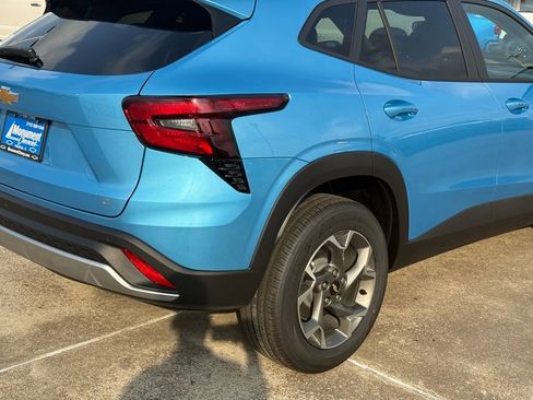 New 2026 Chevrolet Trax LT w/ Sunroof Package image 11