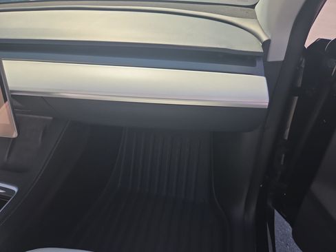 Used 2022 Tesla Model Y Performance AWD/4WD image 30