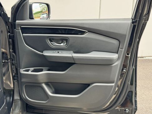 Used 2023 Honda Pilot Touring image 45