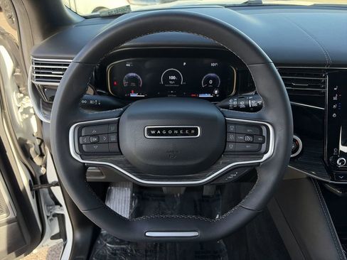 Used 2022 Jeep Wagoneer Series III w/ Convenience Group I AWD/4WD image 11