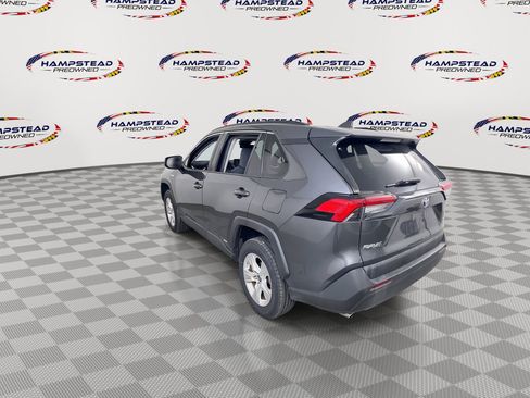 Used 2021 Toyota RAV4 LE AWD/4WD image 6