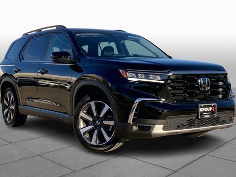 Used 2023 Honda Pilot Touring image 2