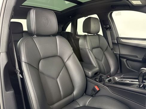 Certified 2026 Porsche Macan AWD/4WD image 24