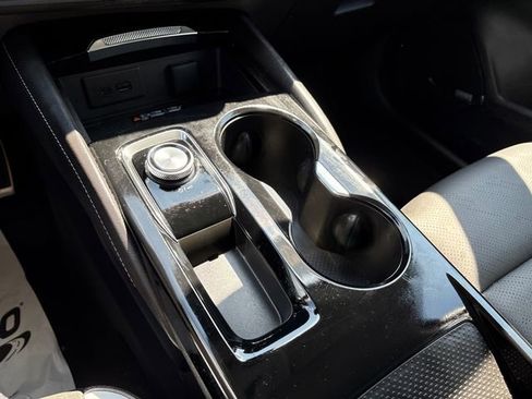 Used 2025 Buick Envision Sport Touring AWD/4WD image 21