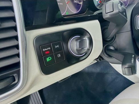 Certified 2022 Porsche Cayenne S Platinum AWD/4WD image 11