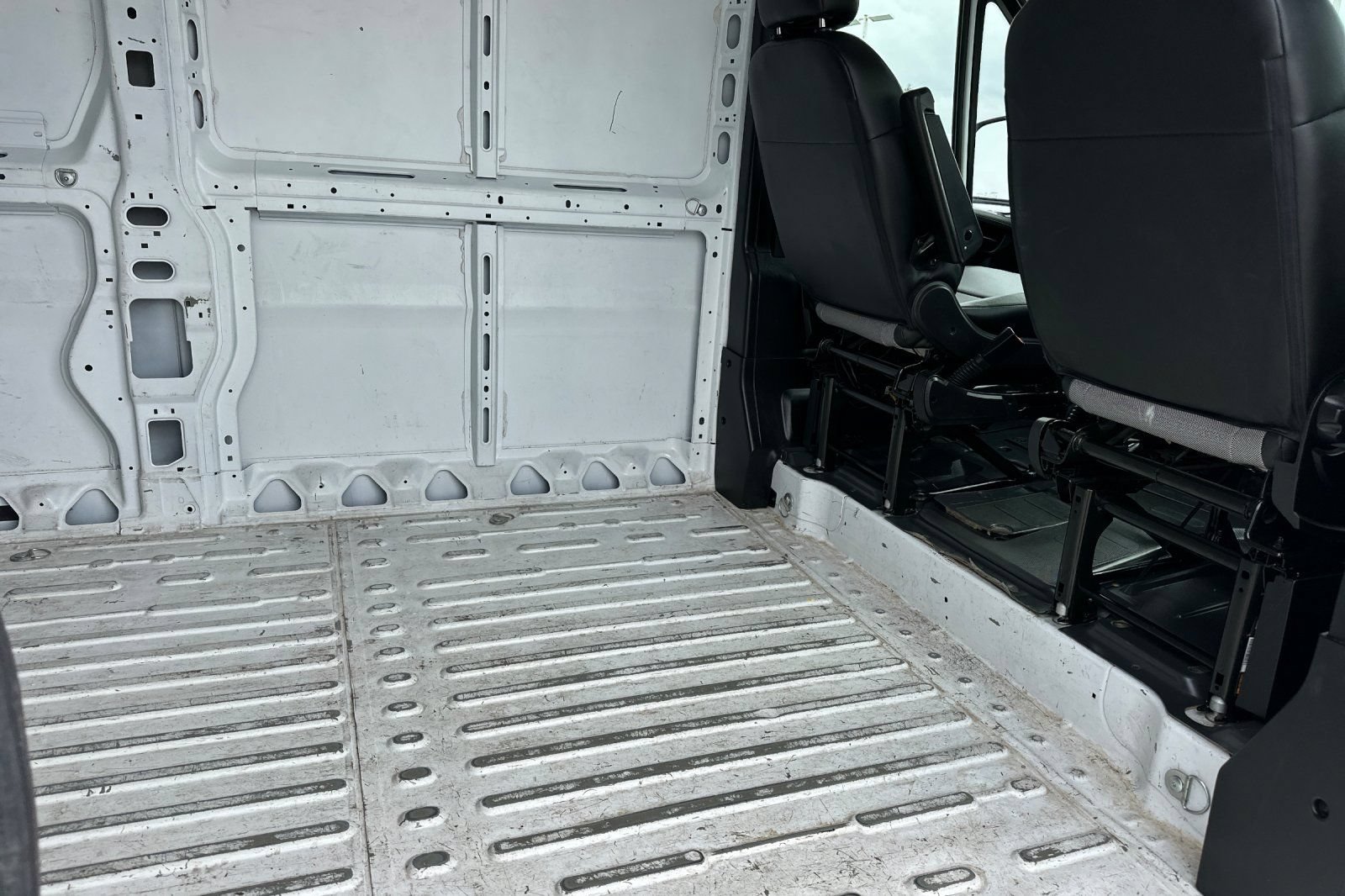 Used 2023 RAM ProMaster 2500 FWD image 13