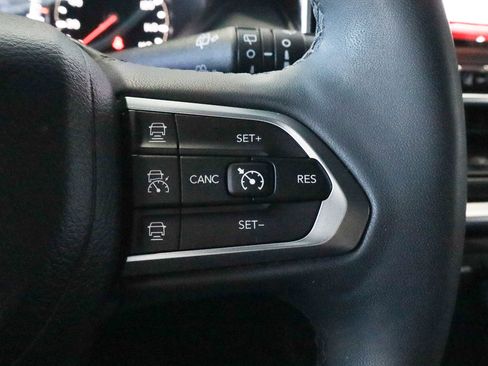 Used 2023 Jeep Compass Limited image 27