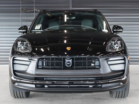 Used 2025 Porsche Macan GTS image 8