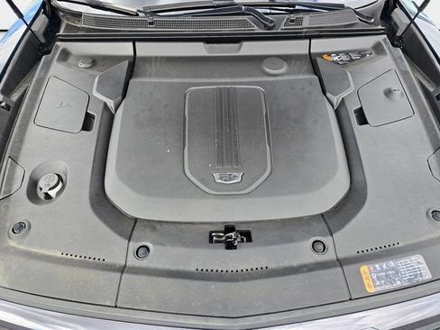 Used 2024 Cadillac Lyriq Sport AWD/4WD image 11