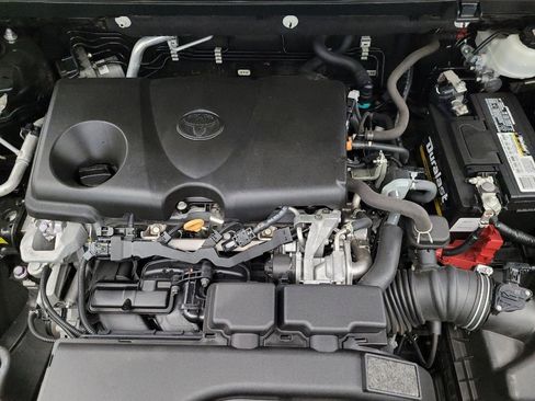 Used 2021 Toyota RAV4 XLE w/ Convenience Package image 30