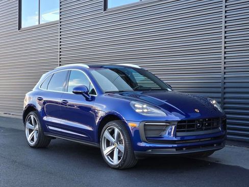 Used 2025 Porsche Macan image 9