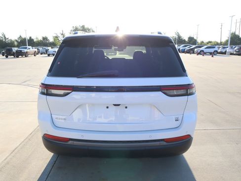 New 2026 Jeep Grand Cherokee Limited AWD/4WD image 23