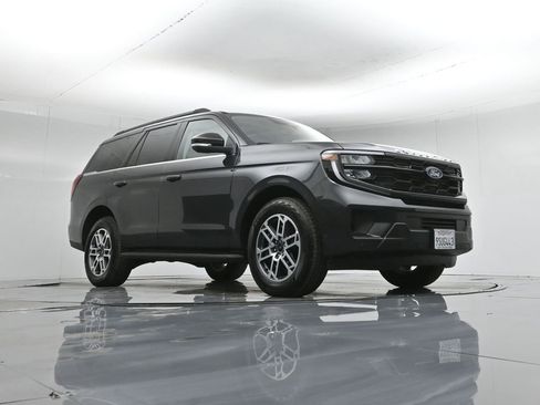 Used 2025 Ford Expedition Active image 52