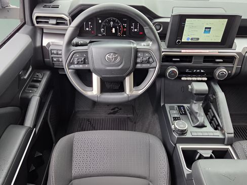 Used 2025 Toyota 4Runner SR5 AWD/4WD image 11