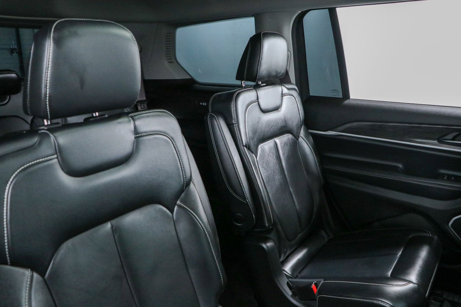 Used 2021 Jeep Grand Cherokee L Limited RWD image 30