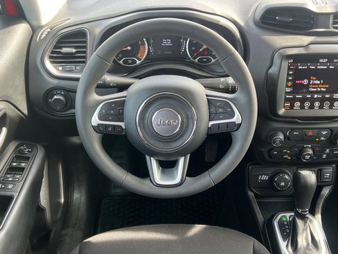 Used 2023 Jeep Renegade Latitude AWD/4WD image 18