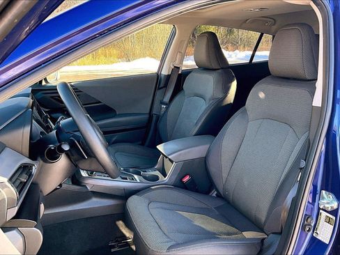 Used 2024 Subaru Crosstrek 2.0i Premium image 21