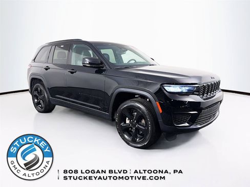 Used 2024 Jeep Grand Cherokee Altitude AWD/4WD image 1