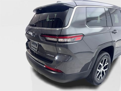 Used 2024 Jeep Grand Cherokee L Limited w/ Luxury Tech Group II image 18