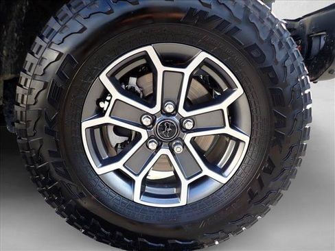 Used 2025 Jeep Gladiator Mojave AWD/4WD image 7