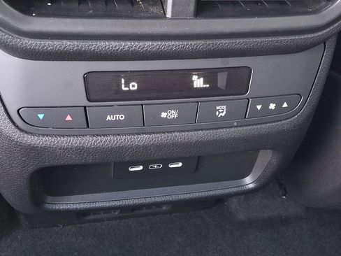 Used 2025 Honda Pilot EX-L image 12
