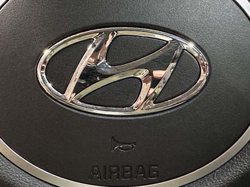 Used 2024 Hyundai Tucson Limited AWD/4WD image 25