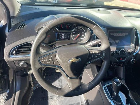 Used 2017 Chevrolet Cruze LT w/ Sun And Sound Package image 26